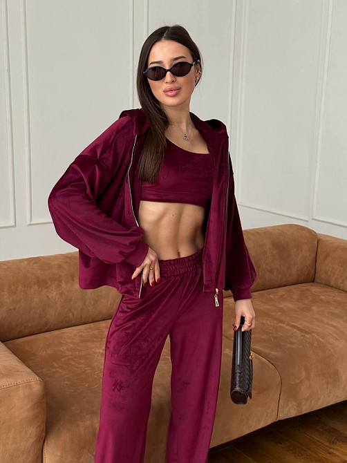 Женский повседневный костюм тройка: кофта, топ и брюки велюр Бордовый, 48/52 Одесса - изображение 6