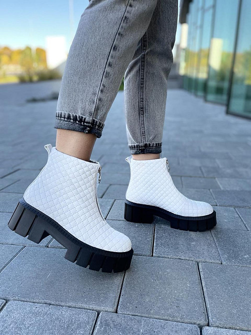 LIRIO Черевики жіночі LIRIO білі натуральна шкіра зима висота 12см розмір 39р. ( /91650) Коломия - фото 9