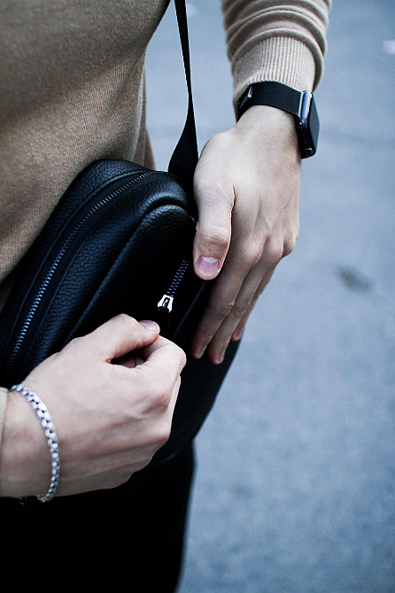 Сумка-мессенджер из натуральной зернистой кожи, сумка через плечо мужская (Черная) Сумы - изображение 4