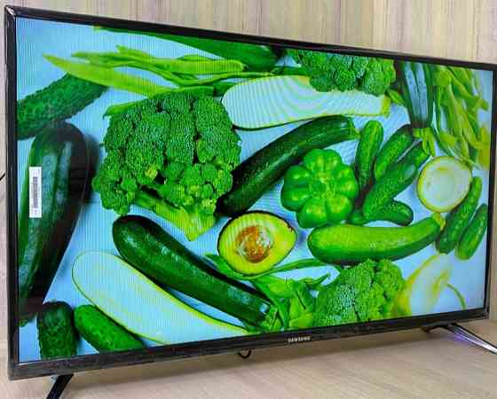 Тонкий телевизор Samsung Smart TV 42