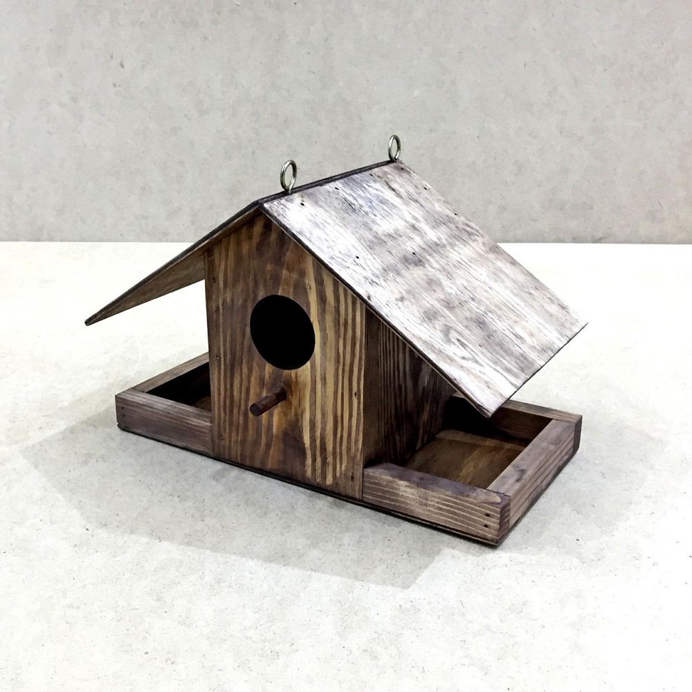 Кормушка со скворечником 