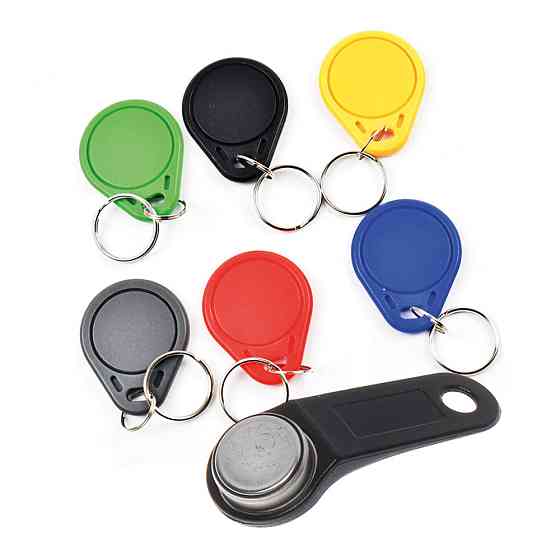 Ключі для домофонів: виготовлення дублікатів, клонування, програмування магнітних ключів для багатоквартирних домофонів Київ