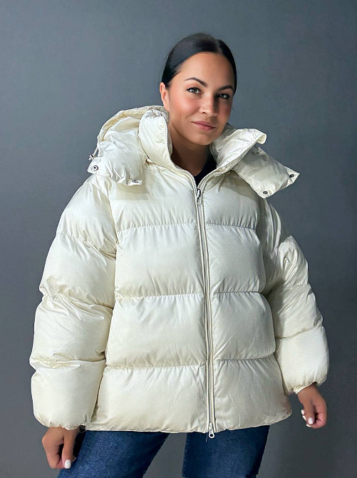 Куртка женская Lady Yep 10041 глянцевая пуффер оверсайз с капюшоном молочна, молочний, 42 Київ - фото 8