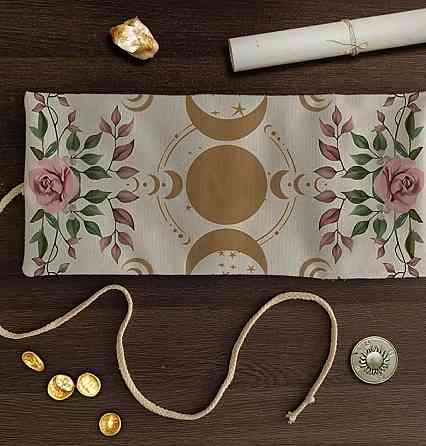 Килимок для карт таро з чохлом скатертина для ворожіння таро та оракулів тканинний мат для розкладів карт 38×17 см Київ