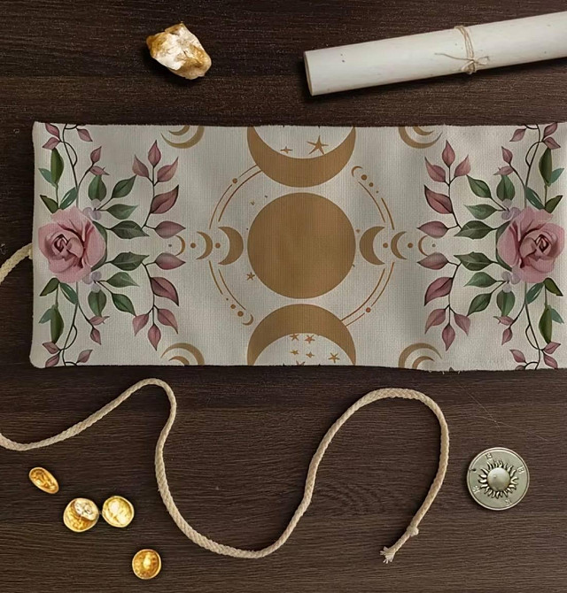 Килимок для карт таро з чохлом скатертина для ворожіння таро та оракулів тканинний мат для розкладів карт 38×17 см Київ - фото 4