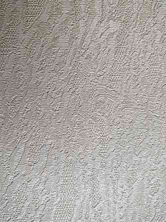 Шпалери метрові вінілові на флізелін Grandeco Poem під штукатурку баранець структурні білі сріблясті Київ