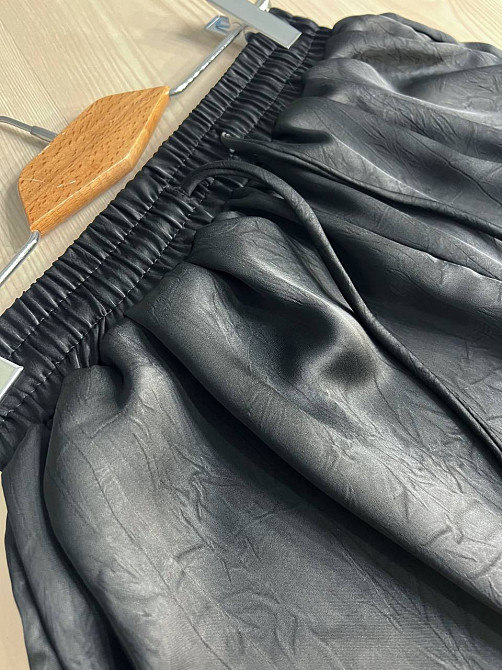 Шорти жіночі A-N 25175 вільний крій шовкові жатка талія на резинці шнурок короткі чорні, чорний, M Київ - фото 2