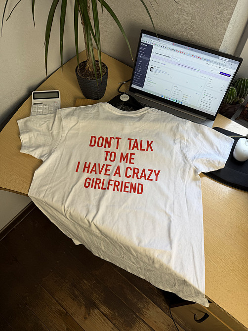 Футболка «Don't Talk to Me I Have a Crazy Girlfriend» – прикольна футболка з написом англійською Чернівці - фото 2