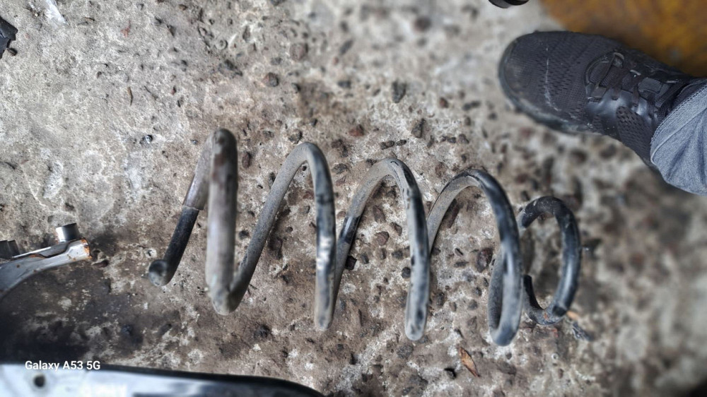 задні пружини підвіски на Hyundai Santa Fe 2012-2018. Київ - фото 1