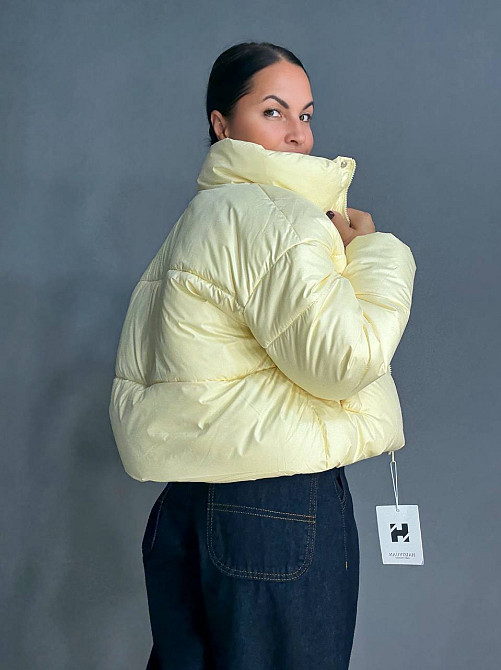 Куртка жіноча Haiziyuan 8606 коротка пуффер з коміром жовта, жовтий, L Одеса - фото 3