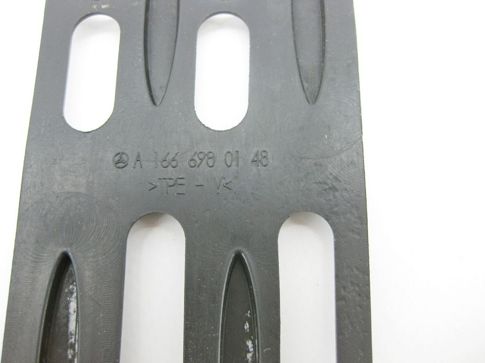 Mercedes-Benz  A1666980148 Штиркова вставка - накладка алюмінієвого порогу GL GLS X166 GLC X253 GLE C292 Одеса - фото 8