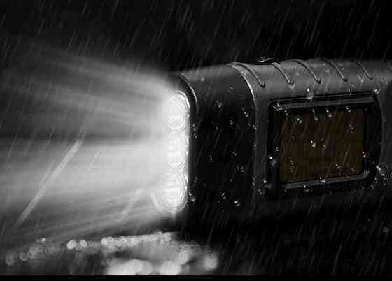 Фонарик портативный на солнечной батарее и ручной зарядке 12.4 на 4,5 см черный Киев