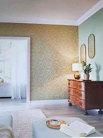 Шпалери вінілові на флізеліні Rasch Trianon Xlll 0.53х10 класика під текстиль вензелю квіти золотом на зеленому Київ
