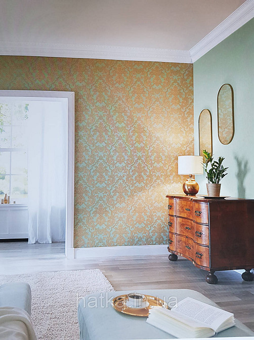 Шпалери вінілові на флізеліні Rasch Trianon Xlll 0.53х10 класика під текстиль вензелю квіти золотом на зеленому Київ - фото 1