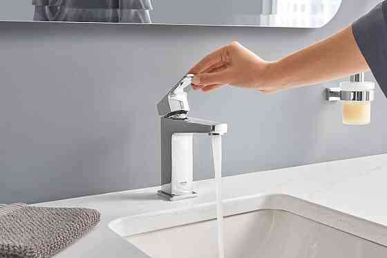Дозатор жидкого мыла Grohe Essentials Cube New (40756001) Киев