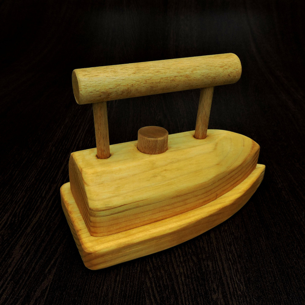 Игрушечный утюг 