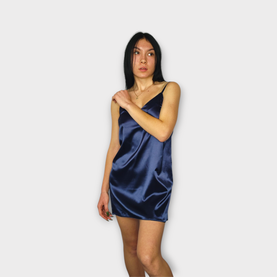 Женская ночная рубашка атласная на регулируемых бретельках Темно-cиний S Харьков