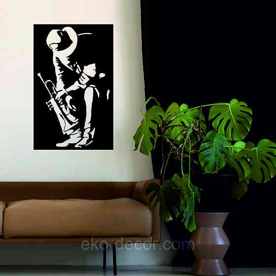 Декоративное настенное Панно «Музыкант», Декор на стену 110*70 см, Черный Киев