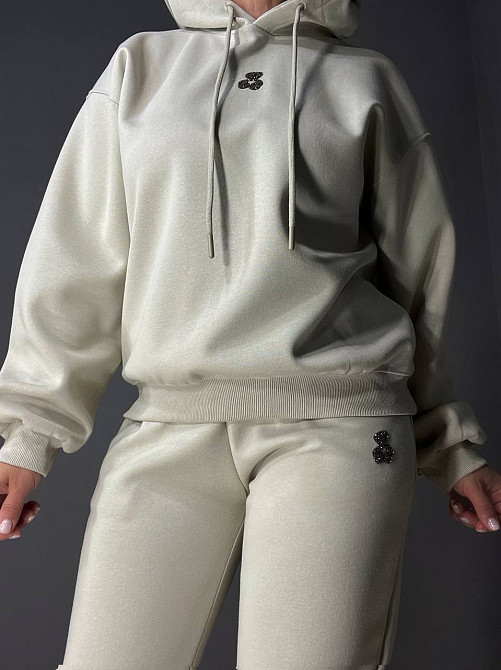 Костюм жіночий A-N 2735 з ведмедиком в камінцях -худі та штани бежевий, бежевий, L Київ - фото 4