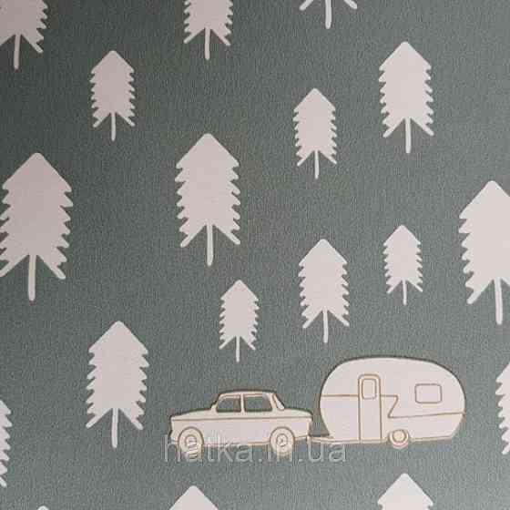 Шпалери флізелінові дитячі Caselio Our Planet дерева ялинки будиночки намети білі машини на сірому Київ
