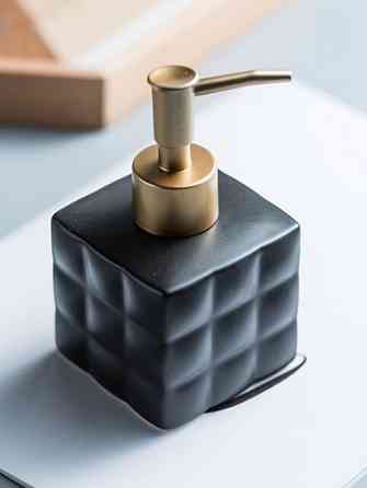 Дозатор для рідкого мила керамічний, диспенсер мила для ванної кумнати та кухні Чорний Кам'янець-Подільський
