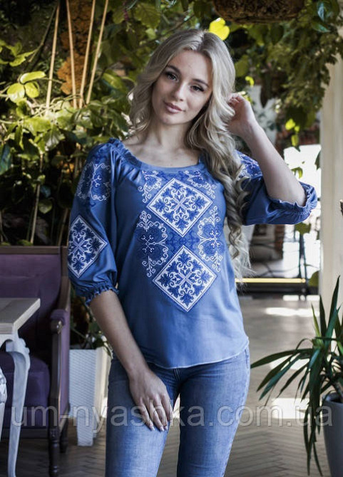 Жіноча вишиванка темно-синя Говерла Сімейні вишиванки Кривий Ріг - фото 1