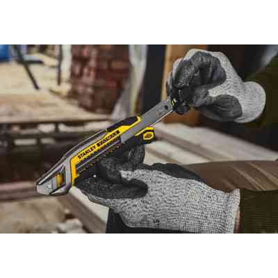 Нож монтажный Stanley FatMax Integrated Snap Knife, сегментное лезвие 18мм, L=165мм. (FMHT10594-0) Винница