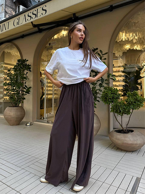 Жіночі базові об'ємні штани в стилі оверсайз турецький велюр Шоколад Одеса - фото 1