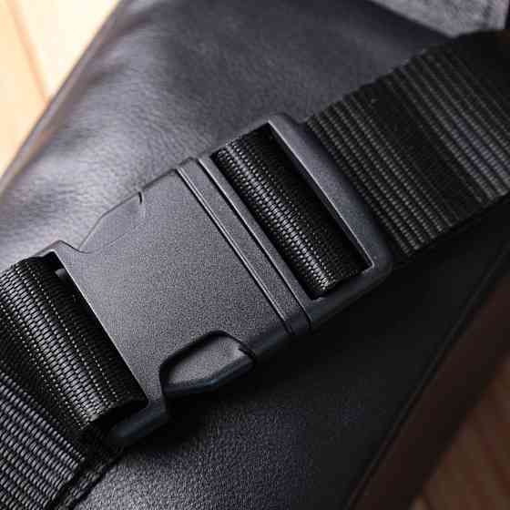 Прямоугольная сумка-бананка для мужчин из натуральной глянцевой кожи Shvigel 22825 Черная Киев