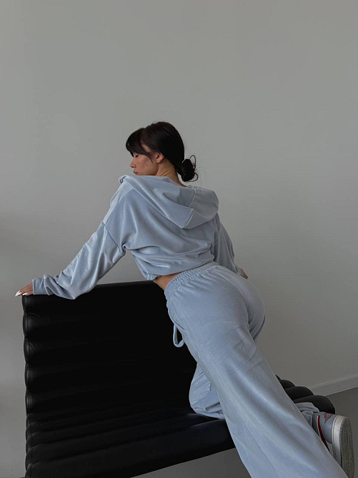 Жіночий м'який прогулянковий костюм-двійка: кофта та штани з велюру Блакитний, 46/48 Одеса - фото 7