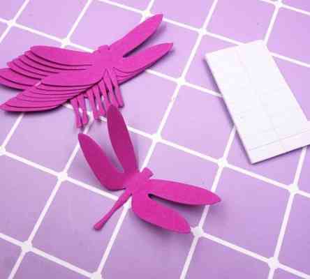 На стіну декор бабки малинові - у наборі 20 штук розміром 7*3,5 см, картон, є 2-х сторонній скотч Київ