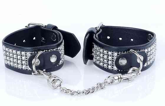 Наручники зі штучної шкіри з кристалами Fetish Boss Series - Handcuffs with cristals Silver, BS3300094 Sex Aura Київ
