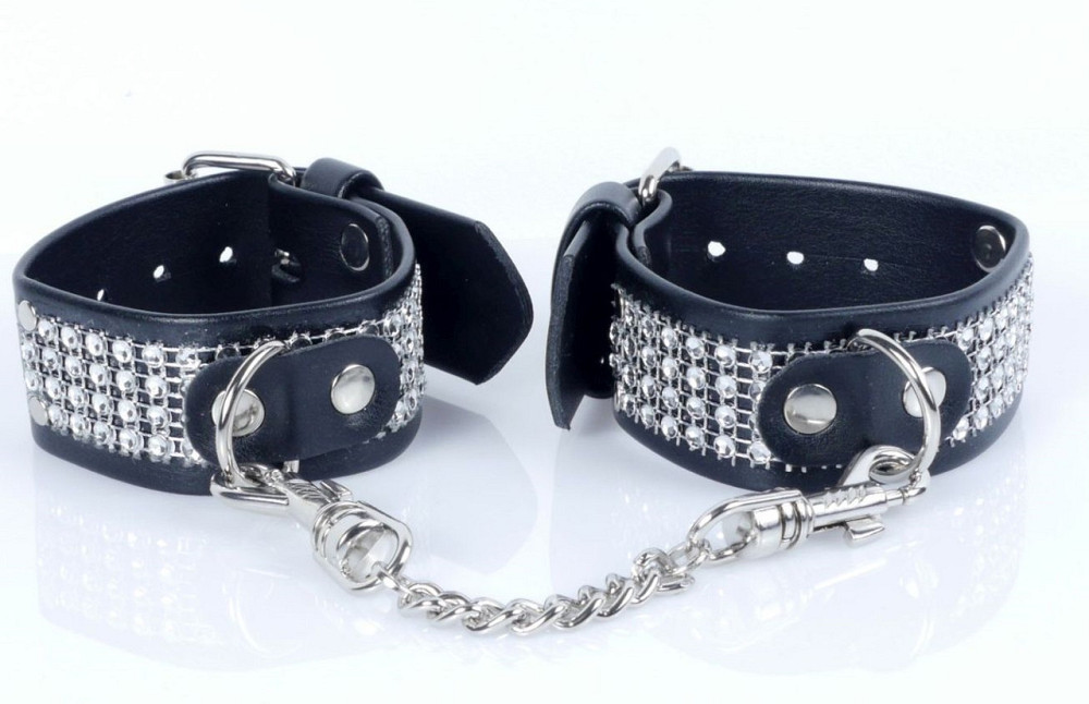 Наручники зі штучної шкіри з кристалами Fetish Boss Series - Handcuffs with cristals Silver, BS3300094 Sex Aura Київ - фото 5
