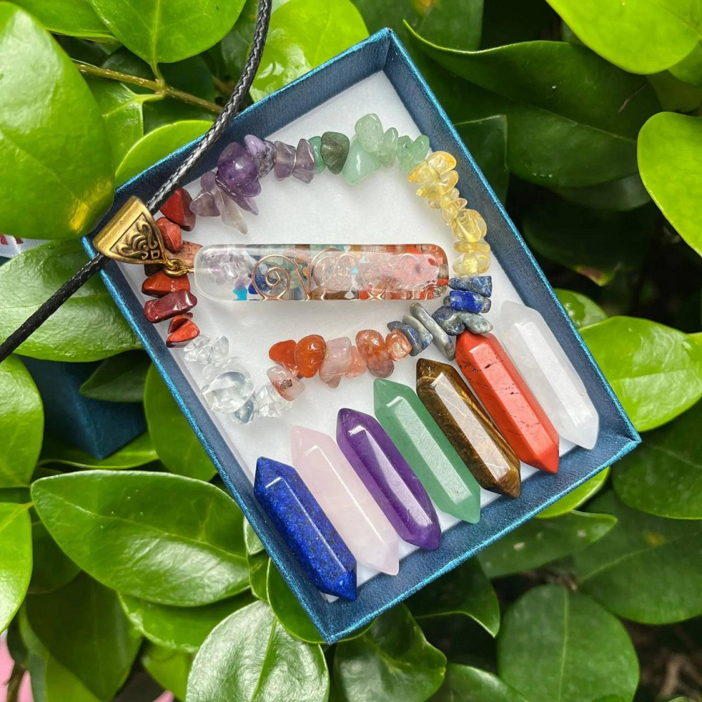 Подарочный набор натуральных кристаллов 7 чакр + ожерелье с подвеской + браслет 7 чакр. Киев - изображение 2