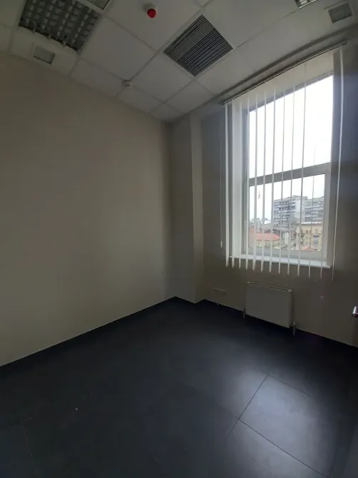 Офіси з гарним ремонтом, 6 поверх Самий центр міста (вул Шевченка) Зручне планування, просторі кімнати (див. план), свій туалет і комірки Дніпро - фото 16