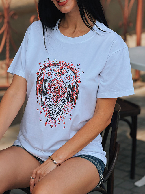 Женская футболка из хлопка 