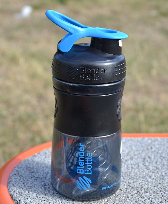 Шейкер спортивний (пляшка) BlenderBottle SportMixer Flip 20oz/590ml Black/Cyan Київ - фото 5
