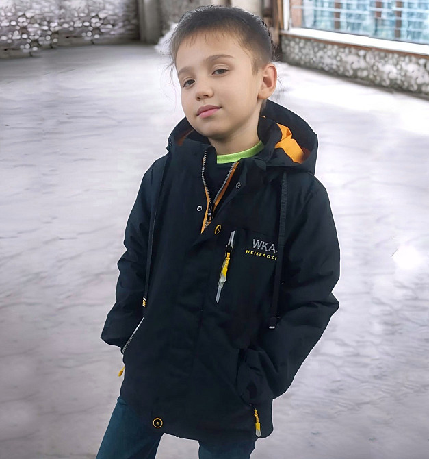 Демісезонна чорна куртка з жовтими вставками для хлопчиків 116,122,134,146 Миколаїв - фото 1