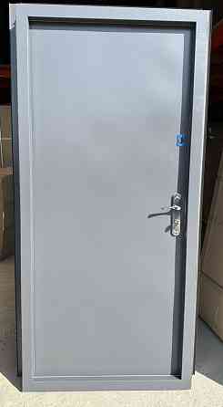 Двері металеві  Redfort - Серія Метал/Метал + притвор комплектація Оптима плюс, RAL 7024 Київ