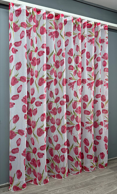 Тюль батист, колекція "Flora" колір білий з червоним квітковим принтом 1171т Київ - фото 3