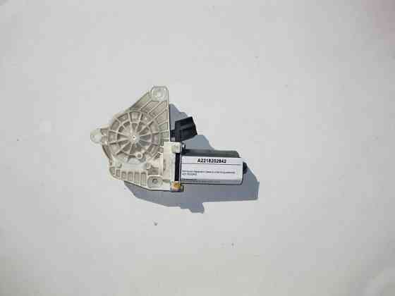 Mercedes-Benz  A2218202842 Моторчик переднього правого склопідйомника S-Class W221 Одеса
