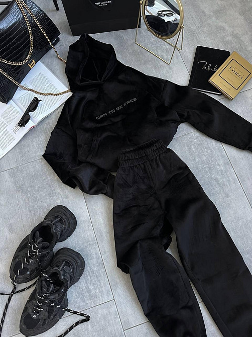 Стильний жіночий теплий костюм зі щільного двостороннього велюру. Чорний, 46/48 Одеса - фото 1