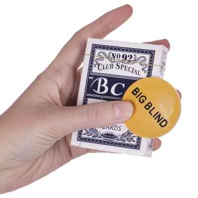 Настільна гра Johnshen Sports Покерний набір на 200 фішок з номіналом + сукно (бляшана коробка) (IG-1104215) Вінниця