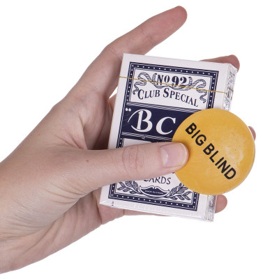 Настільна гра Johnshen Sports Покерний набір на 200 фішок з номіналом + сукно (бляшана коробка) (IG-1104215) Вінниця - фото 3