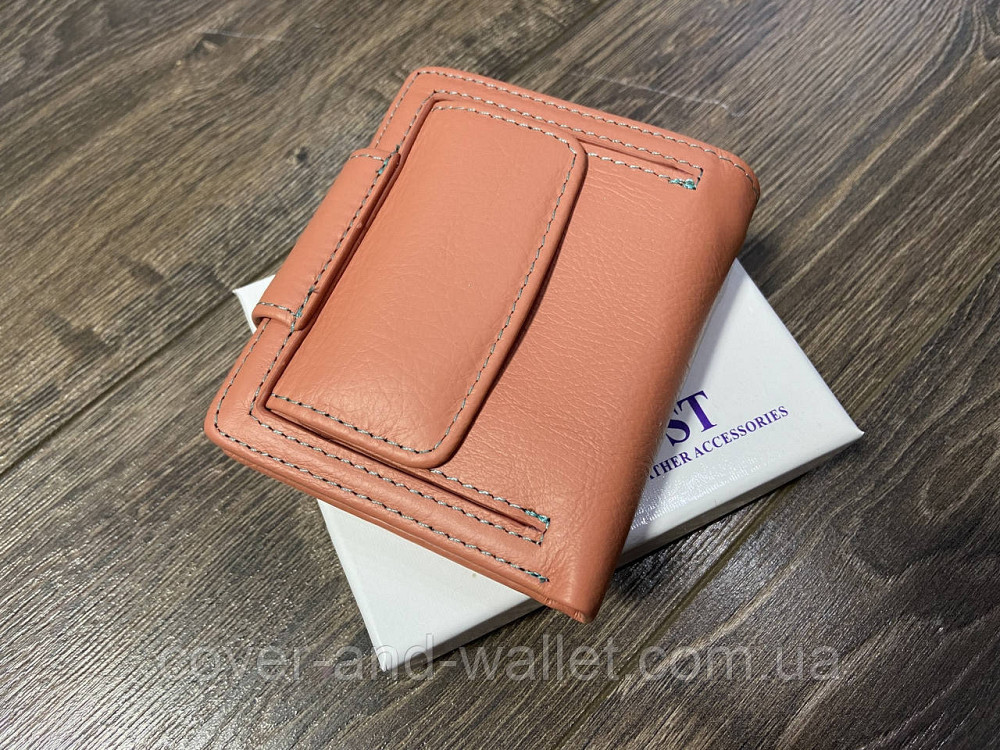 Квадратний жіночий шкіряний гаманець коралового кольору на магніті ST 415 Київ - фото 9