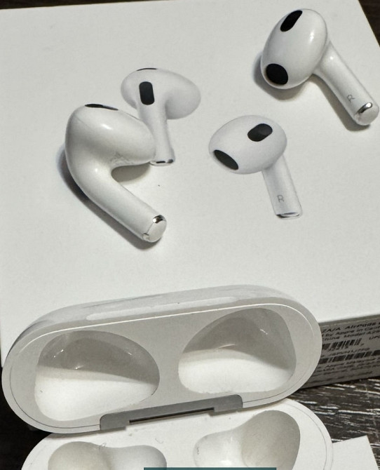 Оригінальні навушники AirPods 3 Lightning Charging Case Київ - фото 1
