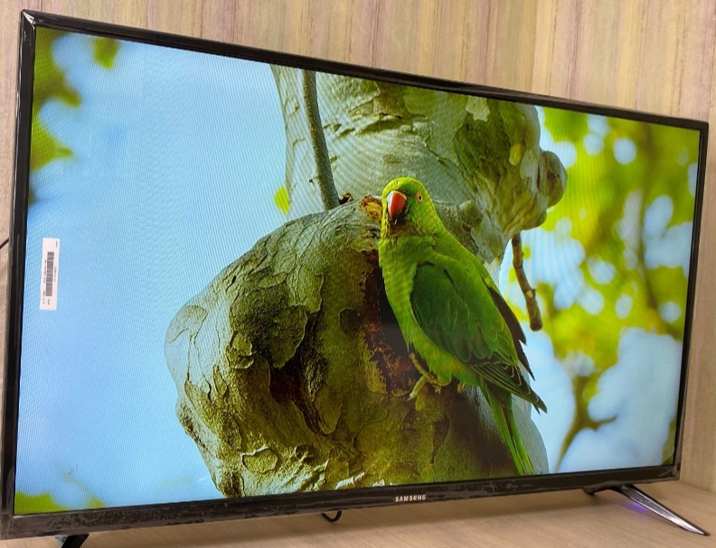 Телевизор: Samsung 34