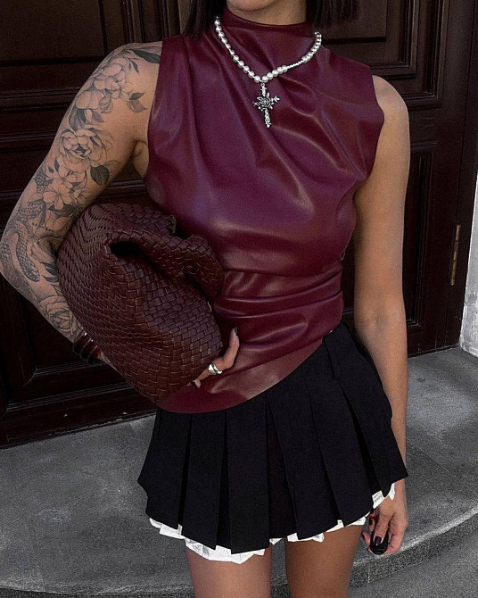 Жіночий трендовий топ із драпіруванням з екошкіри Бордо, 44/46 Одеса - фото 1