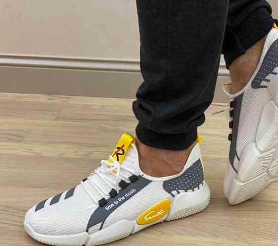 Кросівки Чоловічі Білі Тканинні Boost Пінка (розміри: 40,41) Дніпро