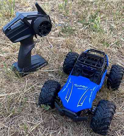 Машинка на пульту на радіокеруванні 1:18 2акумулятора в комплекті. Харків